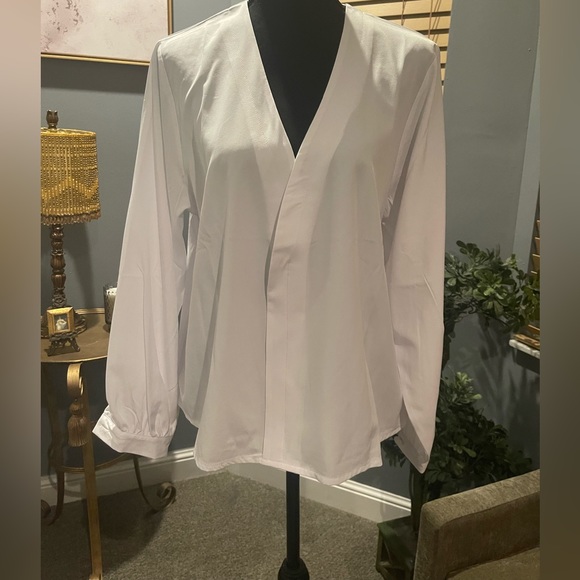 Tops - White blouse. One size new